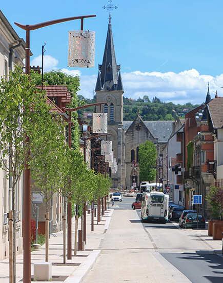 Cusset : La Cité Médiévale qui Réinvente son Futur Vert